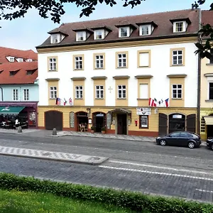 Hotel U Kříže, Praga