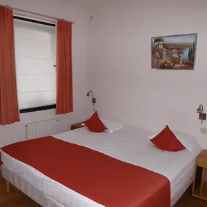 housingbrussels.brusselshotelsbook.com/